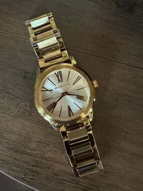Authentic Michael Kors Women's Watch Gold
